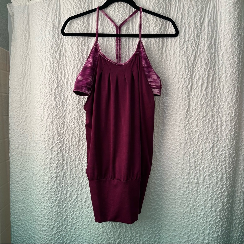 The North Face Burgundy Activewear Top Size L